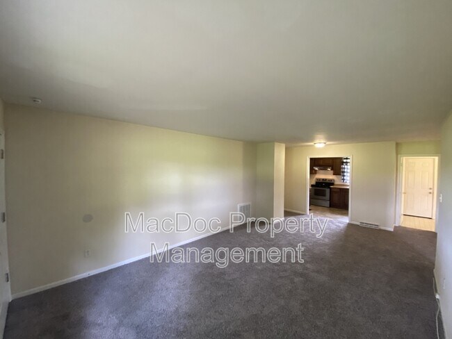Building Photo - 10291 Paige Rd