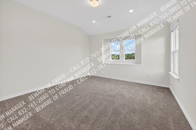 Building Photo - 707 Windhaven Dr