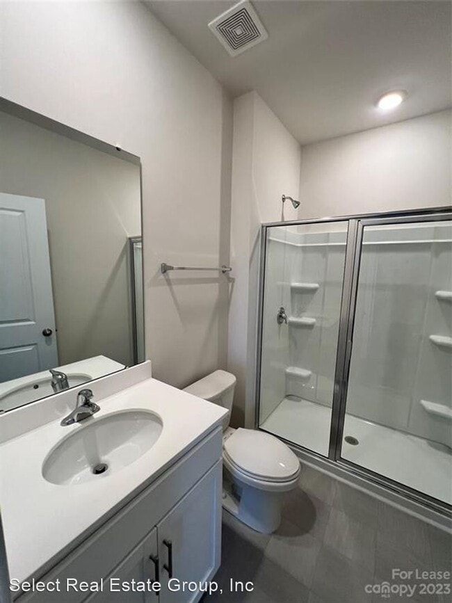 Building Photo - 5 br, 3 bath House - 106 Meadow View Drive