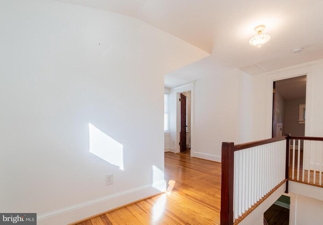 Building Photo - 928 19th St S