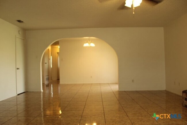 Building Photo - 5707 Dan Dr