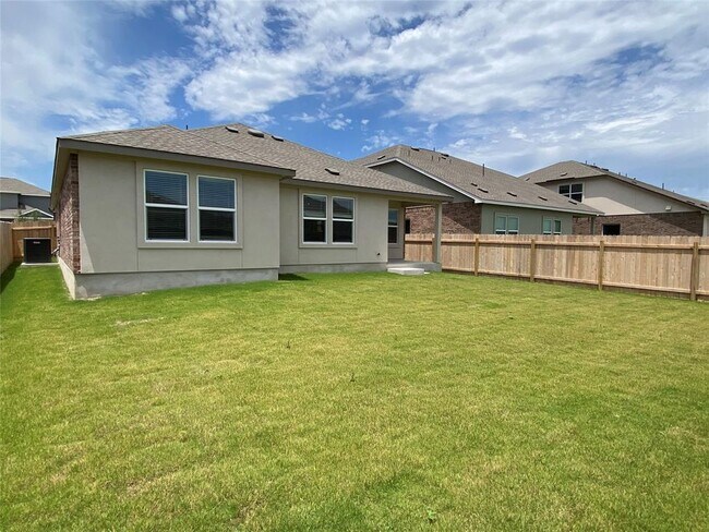 Building Photo - 1332 Aquilla Dr