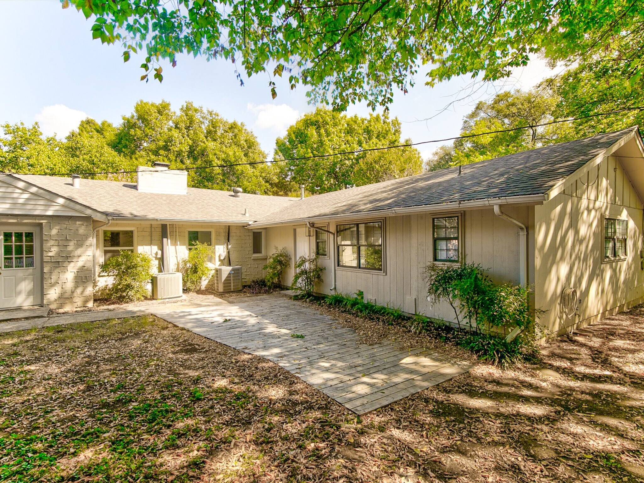 Building Photo - 3727 W Biddison St