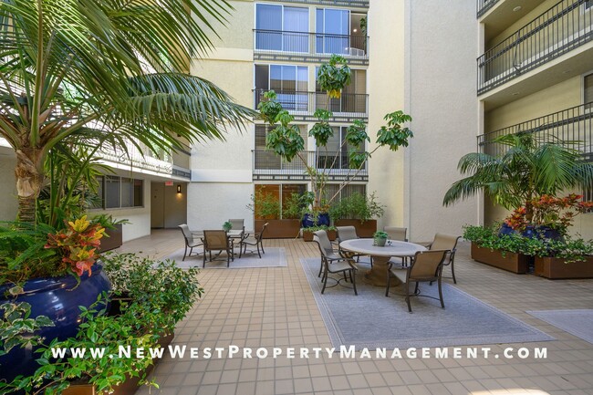 Building Photo - Expansive La Jolla Village 2 Bedroom at De...