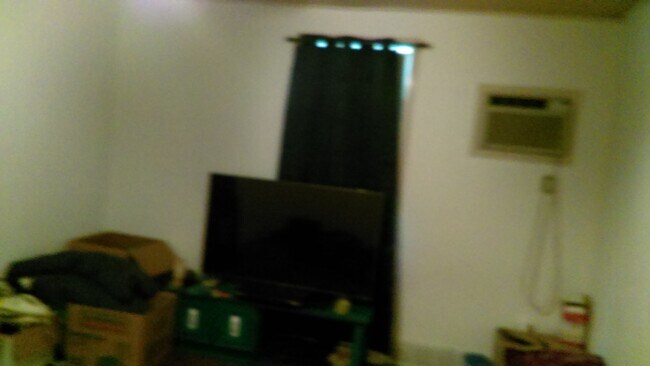 AC included with this bedroom - 1014 N University Dr