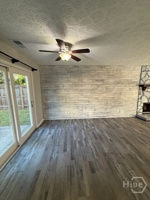 Building Photo - 225 Redan Dr