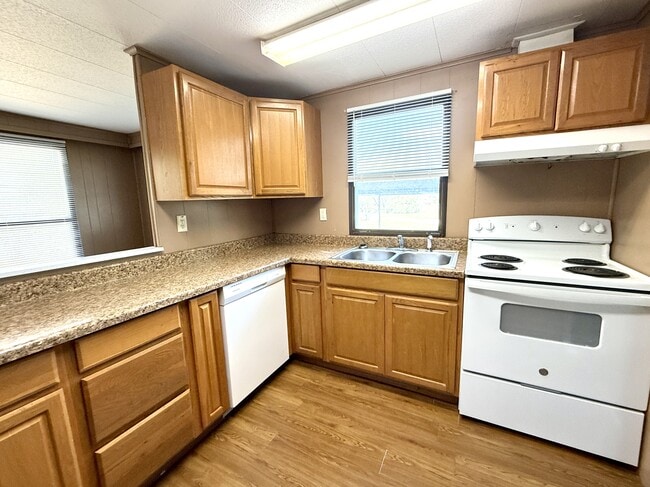 Building Photo - 90 White Tail Ln