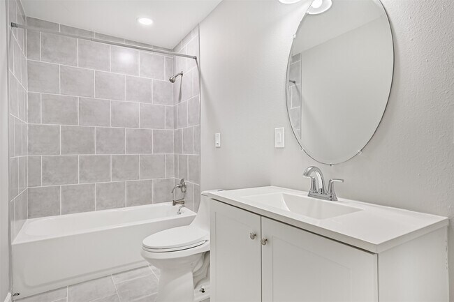 Building Photo - 5220 Krueger Dr