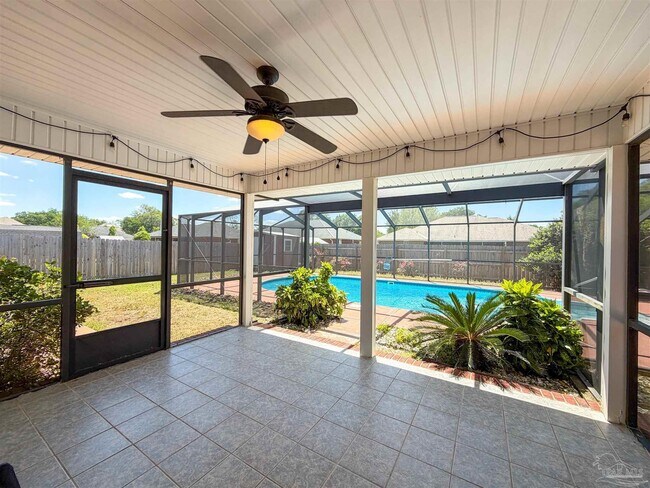 Building Photo - 3977 High Bridge Dr