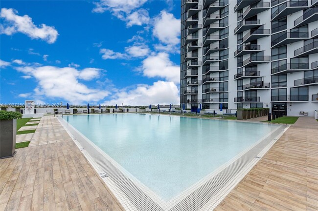 Building Photo - 5300 Paseo Blvd