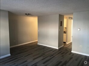 Building Photo - Spacious 2 bed unit for rent.