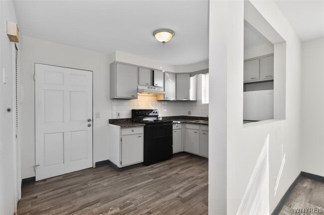 Building Photo - 127 Franklin St