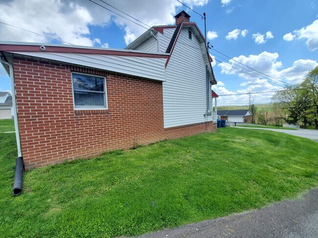 Building Photo - 4751 E Prospect Rd