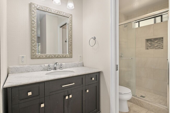 Building Photo - Remodeled 3-Bedroomn 2.5-Bathroom Townhome