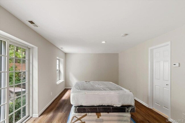 Building Photo - 2 Winterberry Ln