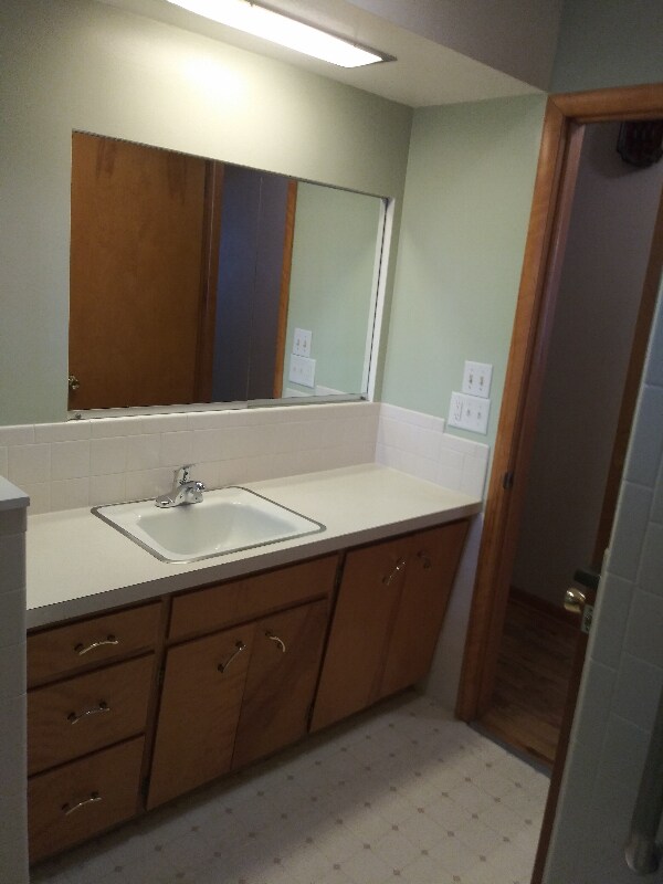 Building Photo - 800 N 10th St