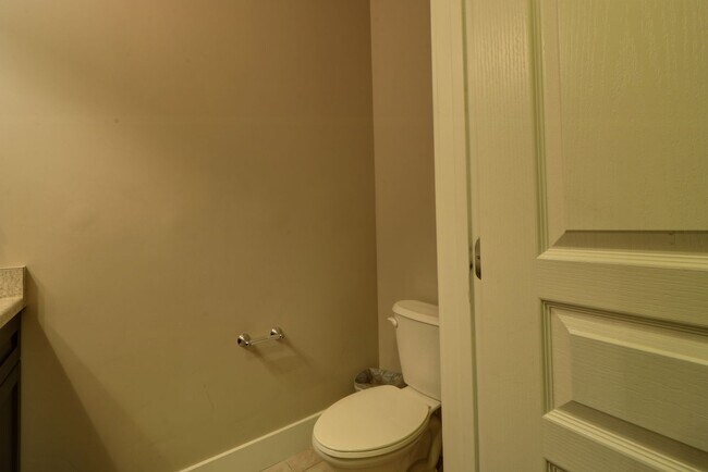 Building Photo - 3 bedroom Ivory Ridge Townhome