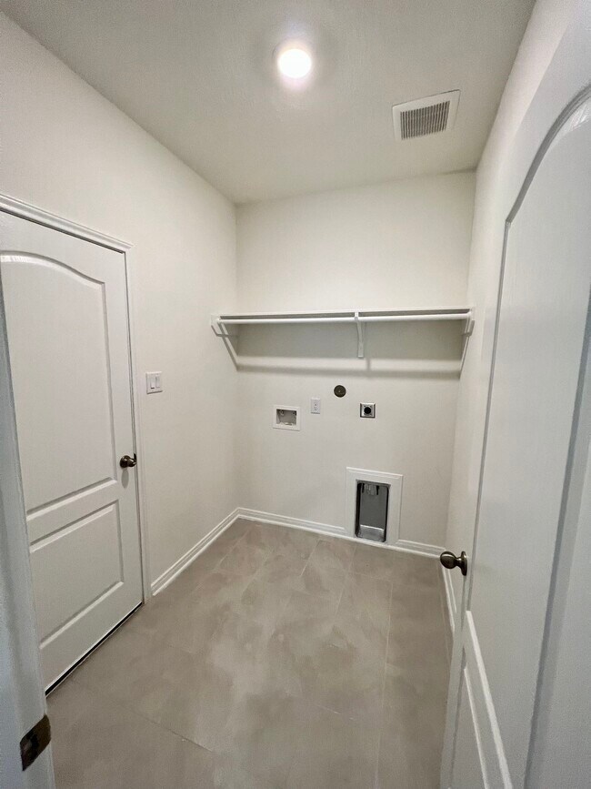Building Photo - 2834 Palamas Ln