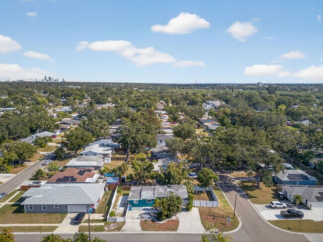 Building Photo - Spacious Gulfport Gem with Large Private Backyard and Plenty of Driveway Space