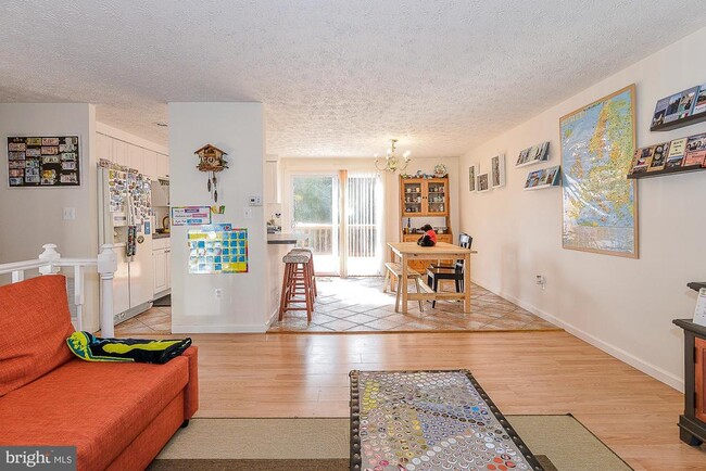 Building Photo - 8291 Raindrop Way