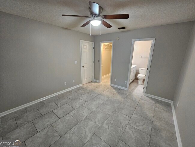 Building Photo - 189 E Lakemont Dr