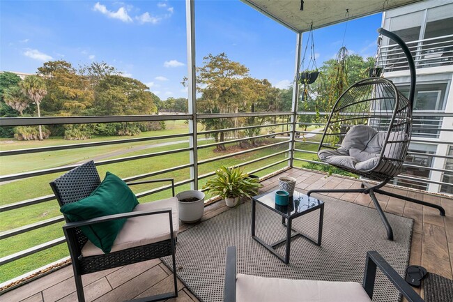 Building Photo - 3930 Oaks Clubhouse Dr