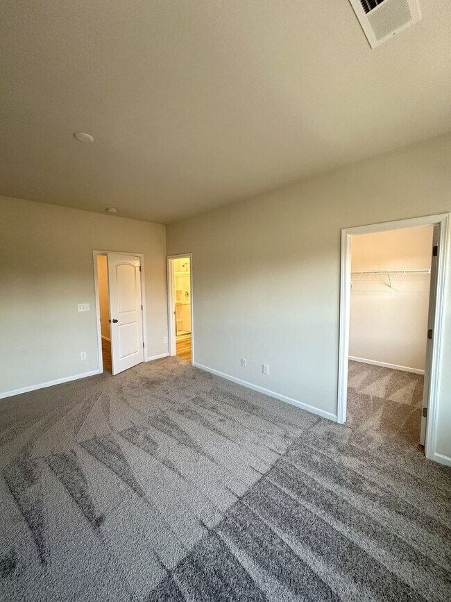 Building Photo - Nice 2BR/2BA