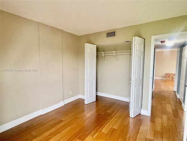 Building Photo - 2715 Tigertail Ave