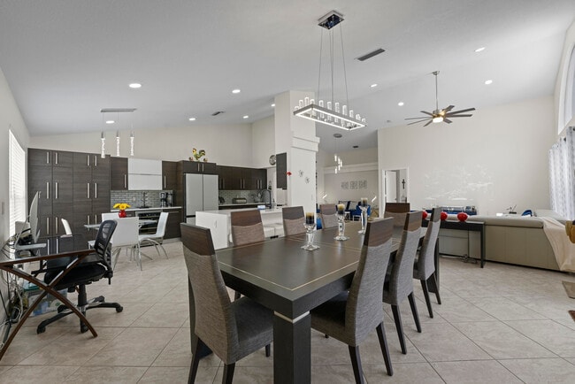 Building Photo - 6180 Royal Birkdale Dr