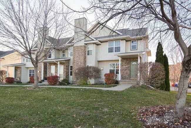 Building Photo - 1300 Nicholas Ln