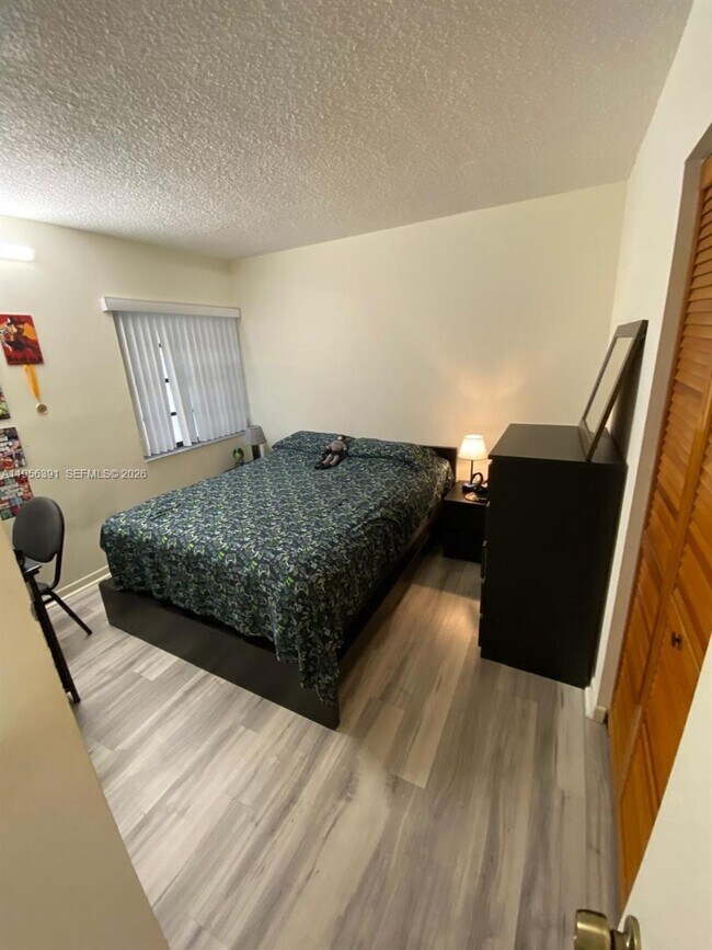 Building Photo - 9070 SW 125th Ave