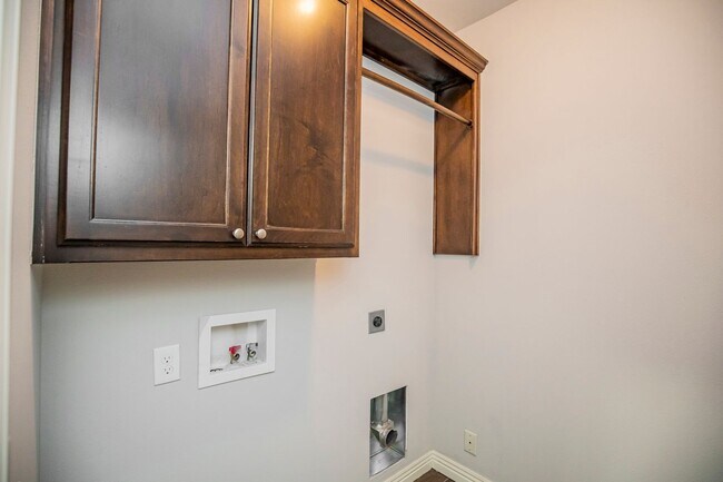 Building Photo - ***1104 S. Taylor ***
