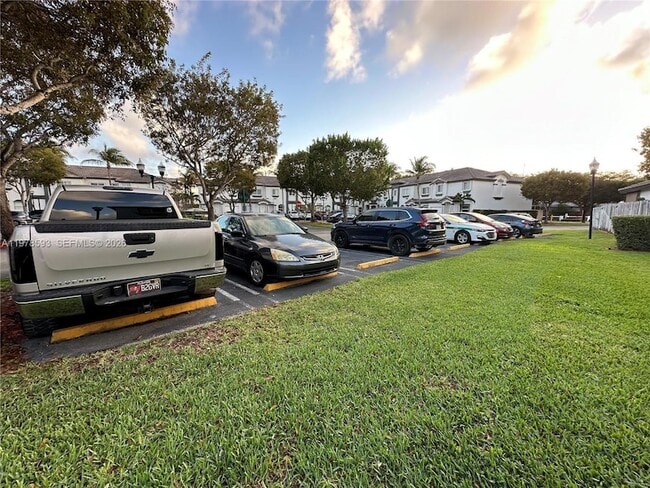 Building Photo - 2221 SE 24th Pl