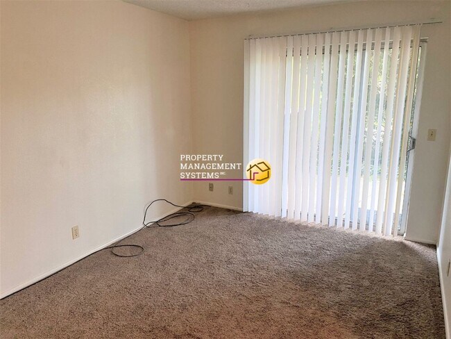 Building Photo - 2 Bedroom Millcreek Condo