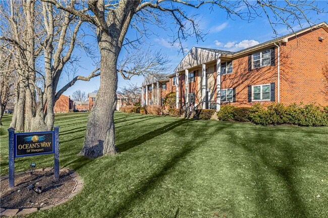 Primary Photo - 70 Carroll Ave