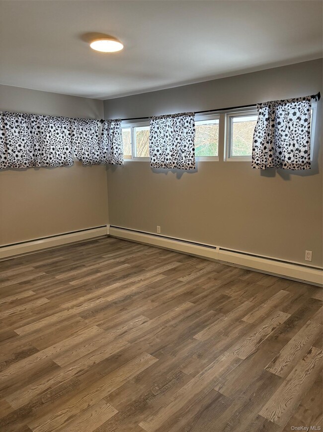 Building Photo - 405 I U Willets Rd