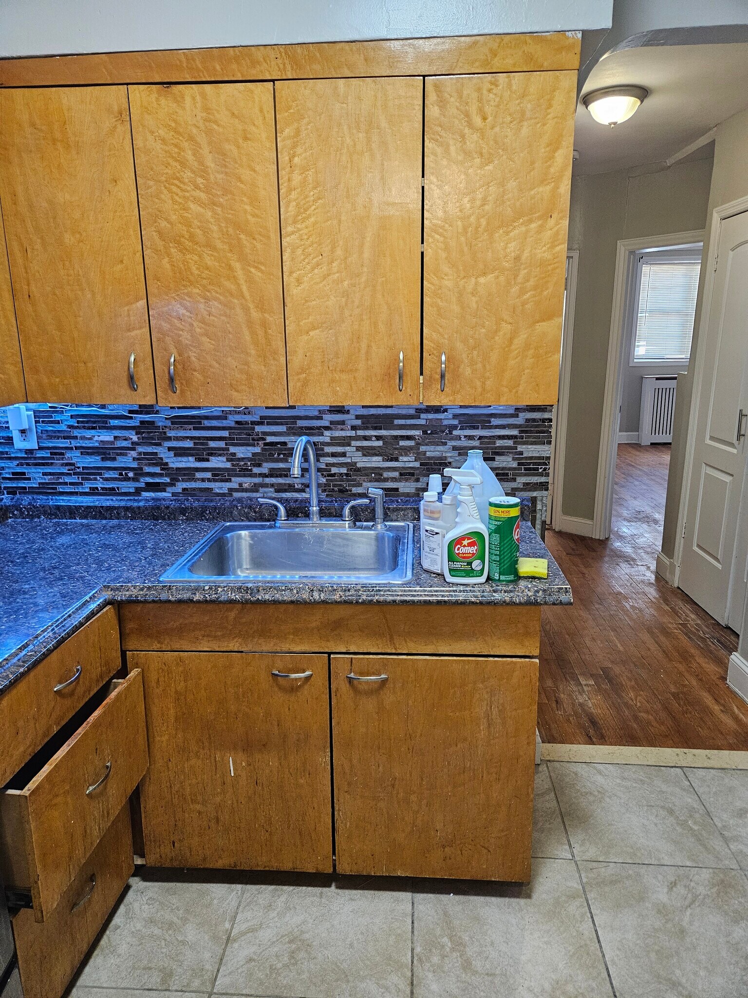 Building Photo - 1648 E 55th St