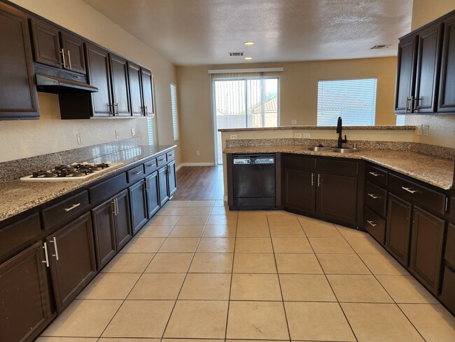 Building Photo - 5236 Scarlet Iris Ct