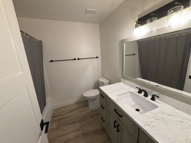 Guest Bath - 1112 N 87th St