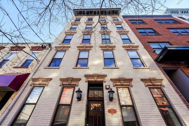 Building Photo - 129 Willow Ave