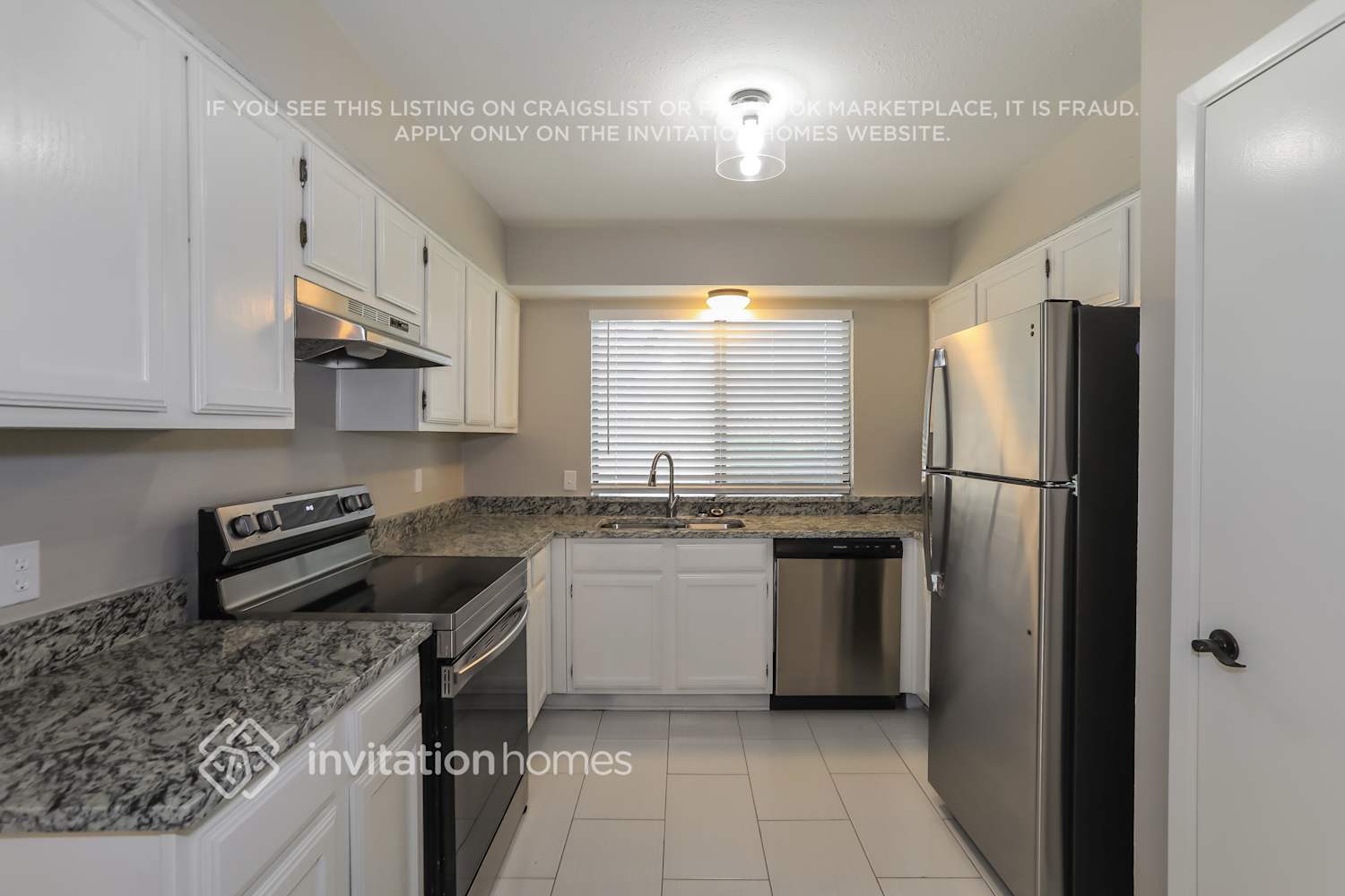 Building Photo - 2430 Bentley Dr