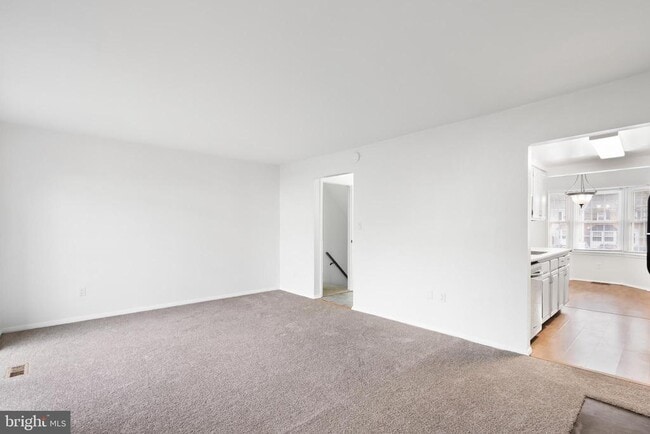 Building Photo - 1851 Sharwood Pl