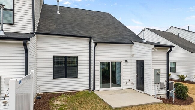 Building Photo - 745 Putney Hl Rd