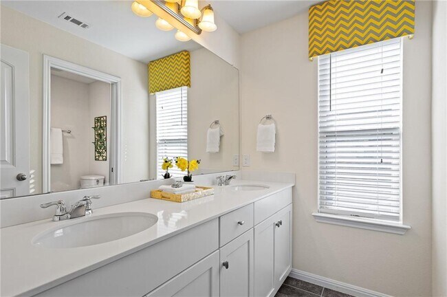 Building Photo - 151 Diamond Point Dr