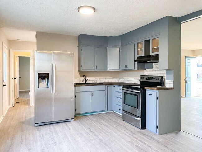 Building Photo - 7916 E 34th St