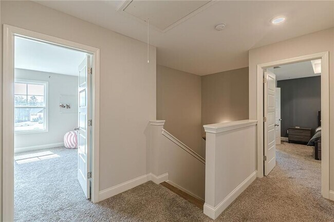 Building Photo - 123 Mulberry Dr