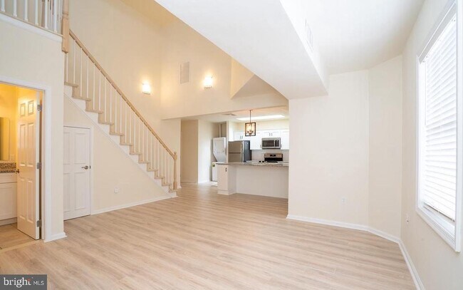 Building Photo - 11 Cranbury Rd