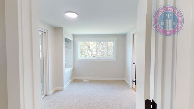 Building Photo - Portland's Sought After University Park!!!  Luxury Classic Ranch Style Home, Completely Renovated...