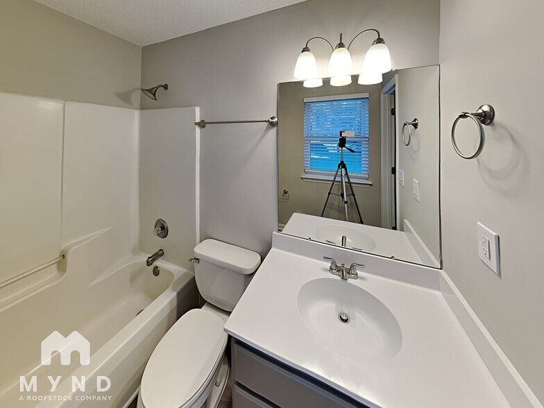 Building Photo - 1307 Yorkdale Dr