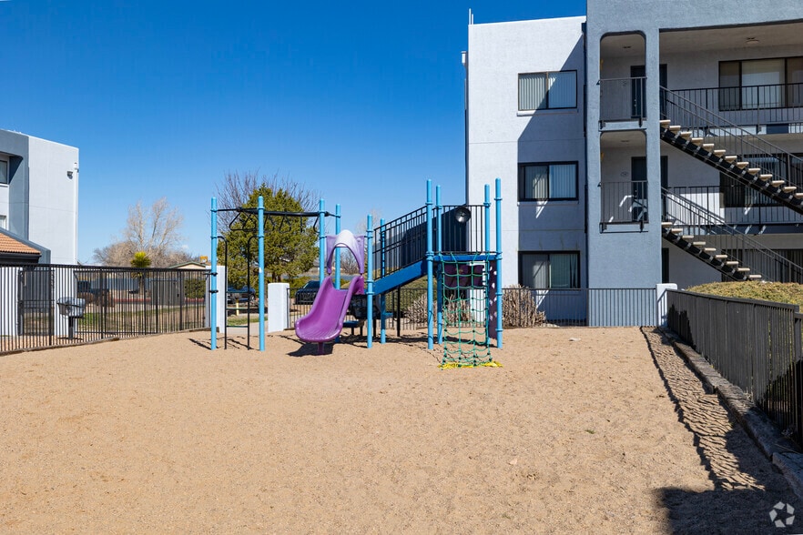 playground 2 - Vista Alegre Apartments